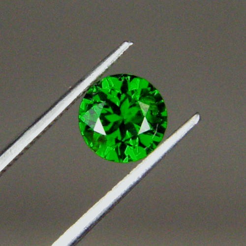 Gem Glowing Emerald Green Russian Demantoid Garnet  Litnon.com