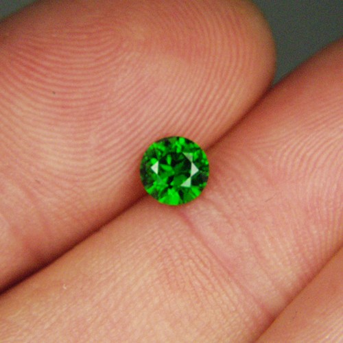 Gem Glowing Emerald Green Russian Demantoid Garnet  Litnon.com