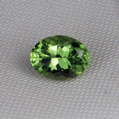 Fine Quality Bright and Pretty Arizona Peridot 2.43 ct  Litnon.com