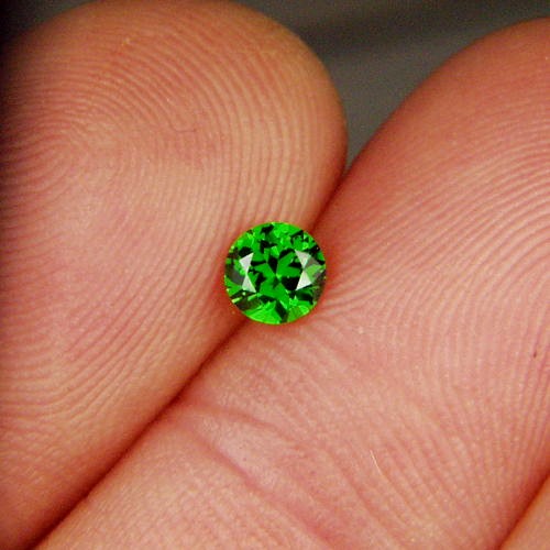 Gem Glowing Emerald Green Russian Demantoid Garnet  Litnon.com
