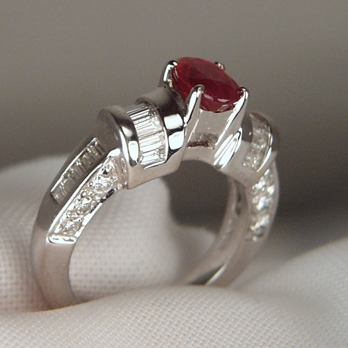AGTA Certified South East Asia Ruby Diamond Ring 18kt  Litnon.com