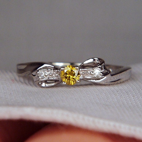 Bright and Pretty Yellow Diamond Ring 14 kt  Litnon.com