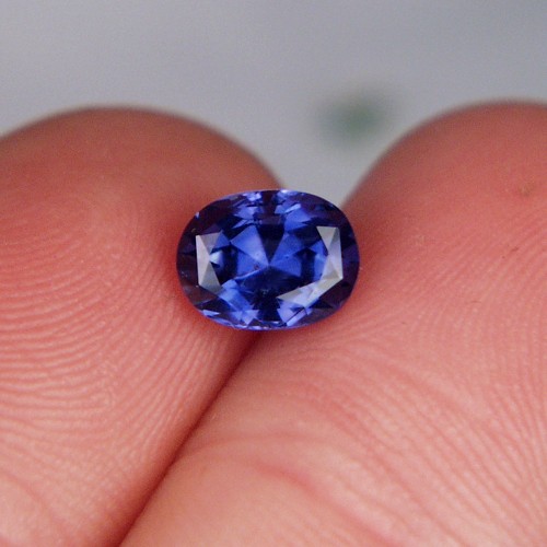 Unheated Natural Color Color Shift Ceylon Sapphire 2.27ct  Litnon.com