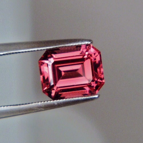 Top Cut Hot Pink Umbalite Garnet Tanzania 2.08 ct  Litnon.com
