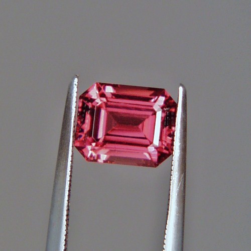 Top Cut Hot Pink Umbalite Garnet Tanzania 2.08 ct  Litnon.com