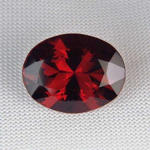 Quality Huge Rhodolite Garnet Tanzania 11.97 ct  Litnon.com