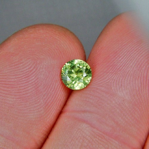Quality Old Mine Russian Demantoid Garnet 1.0 ct  Litnon.com
