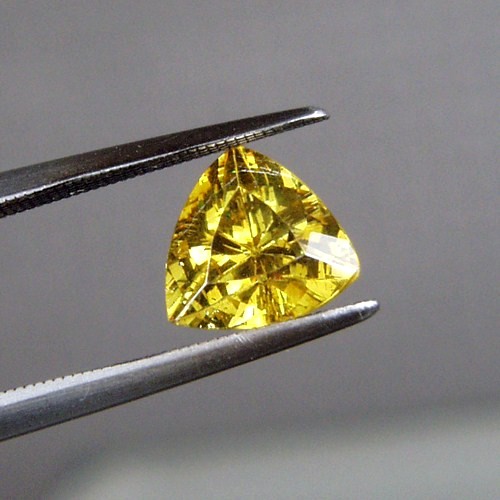  Rare Yellow Spanish Sphalerite Trillion 1.95ct  Litnon.com
