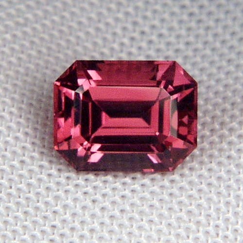 Color Shift Pink Umbalite Garnet Tanzania 2.33ct  Litnon.com