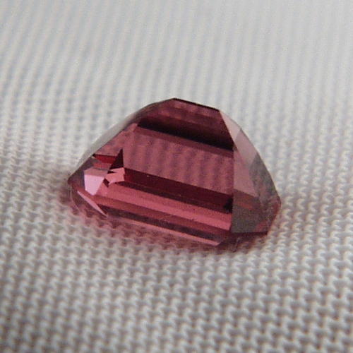 Color Shift Pink Umbalite Garnet Tanzania 2.33ct  Litnon.com
