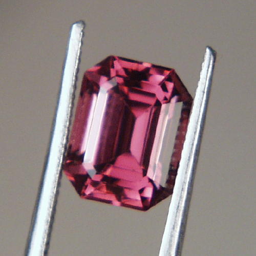 Color Shift Pink Umbalite Garnet Tanzania 2.33ct  Litnon.com