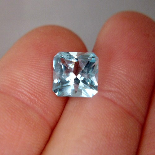 USA Cut Brilliant Blue Aquamarine Vietnam 3.84 ct  Litnon.com
