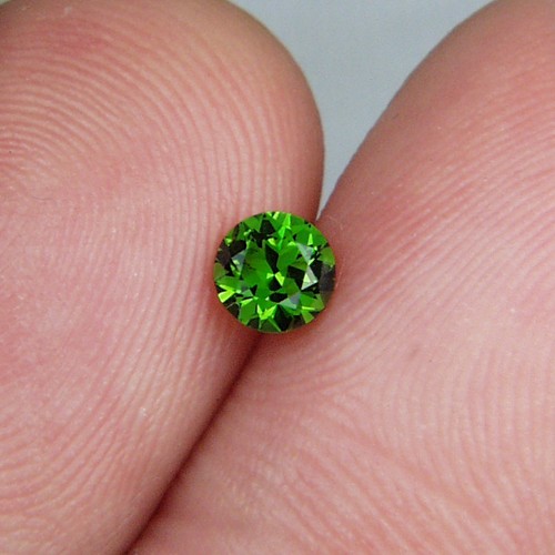 Gem Glowing Chrome Green Russian Demantoid Garnet  Litnon.com