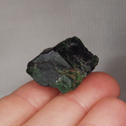 Extreme Green Siberian Chrome Diopside Rough 115ct  Litnon.com