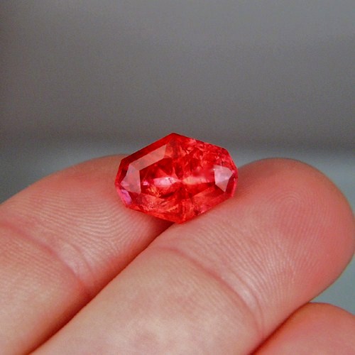 World Class Gem Color and Clarity Rhodochrosite 9.52ct  Litnon.com