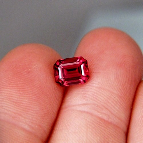 Quality Tanga Rhodolite Garnet Tanzania 2.49ct  Litnon.com
