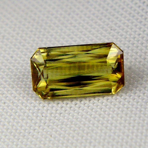 Top Cut and Multi -Color Fire Pakistan Sphene 3.04ct  Litnon.com