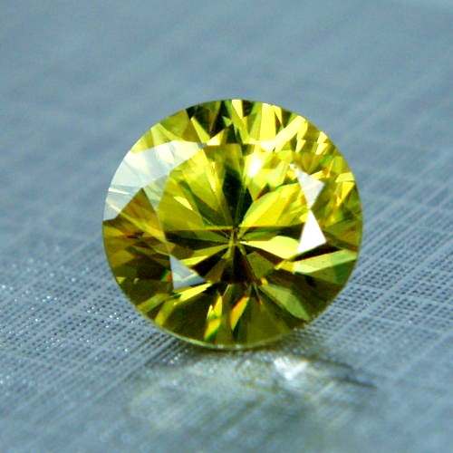 Fire Top Gem Color Shift Pakistan Sphene 7.30 ct  Litnon.com