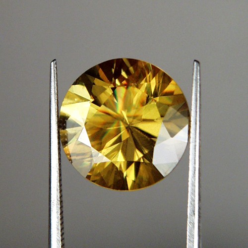 Fire Top Gem Color Shift Pakistan Sphene 7.30 ct  Litnon.com