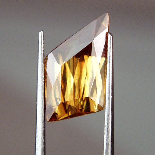 Top Cut and Multi -Color Fire Pakistan Sphene 3.04ct  Litnon.com