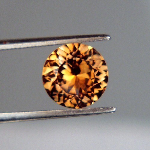 Unusual Color Golden Orange Montana Sapphire 2.39ct  Litnon.com