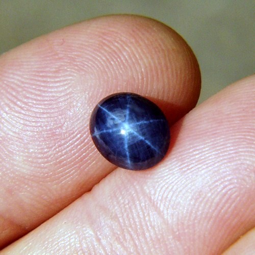 Strong Star Untreated Star Sapphire Sri Lanka 3.60 ct  Litnon.com