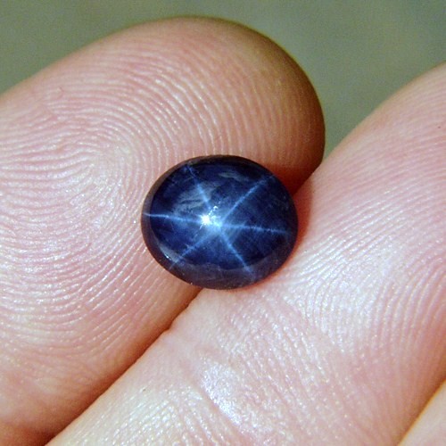 Strong Star Untreated Star Sapphire Sri Lanka 3.60 ct  Litnon.com
