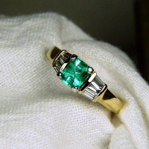Super Color High Gem Grade Emerald and Diamond Ring  Litnon.com
