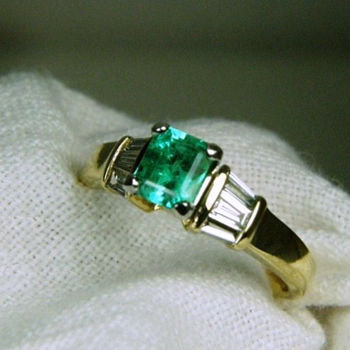 Super Color High Gem Grade Emerald and Diamond Ring  Litnon.com