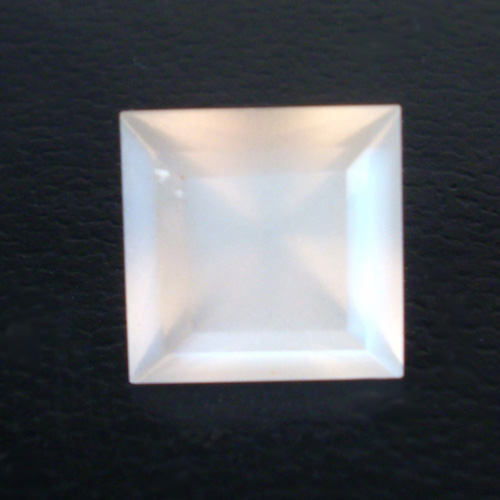 Faceted White Moonstone Sri Lanka 2.47 carats Litnon.com
