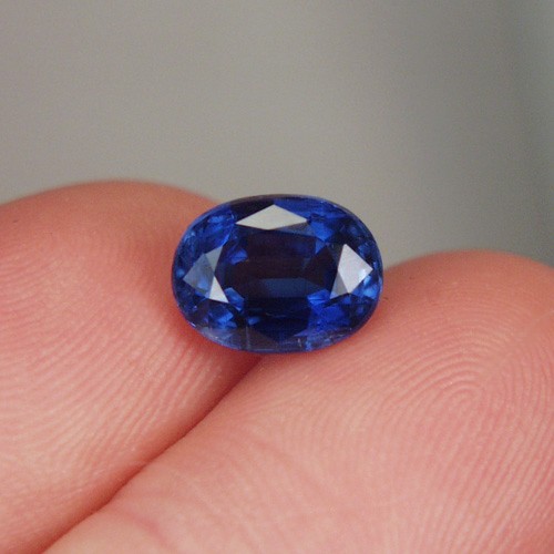 Sapphire Royal Blue Natural Kyanite India 3.90 ct  Litnon.com
