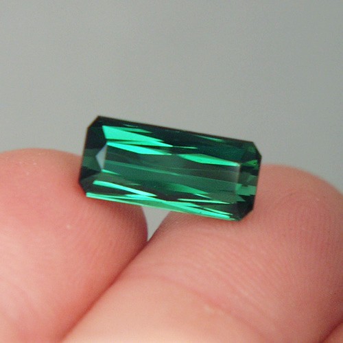 Special Color Green Tourmaline Afghanistan 5.28 ct  Litnon.com