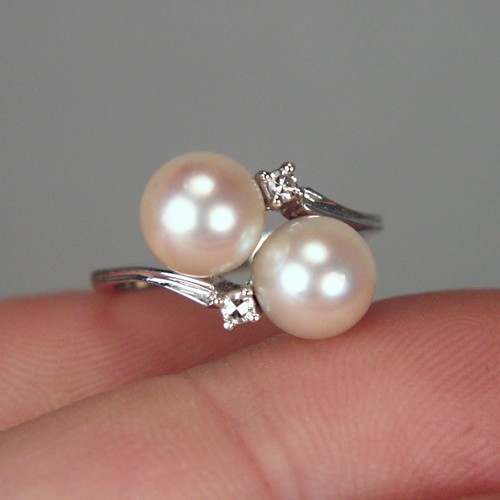 Pretty Cultured Pink Sea Pearls and Diamond 18 kt Ring  Litnon.com