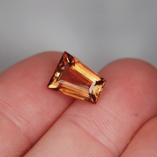 Rare Russian Precious Topaz 5.32 ct  Litnon.com