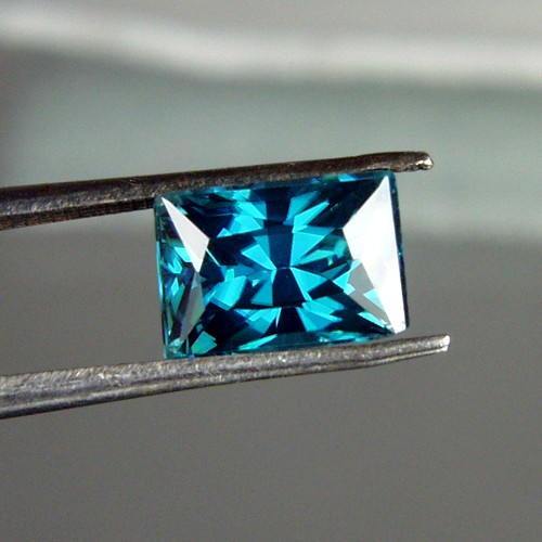 Special Cut And Color Deep Blue Zircon 4.47 ct  Litnon.com
