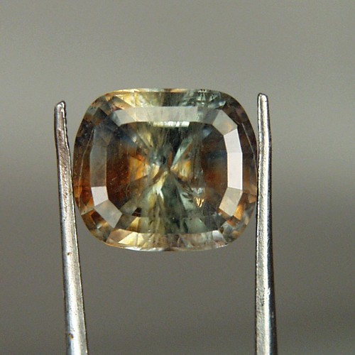 Top Cut Huge and Natural Montana Sapphire 6.57 ct  Litnon.com