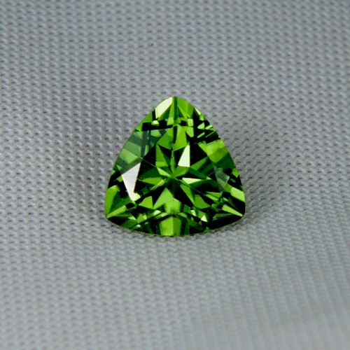 Top Gem Fine Cut and Color Arizona Peridot 3.80 ct  Litnon.com