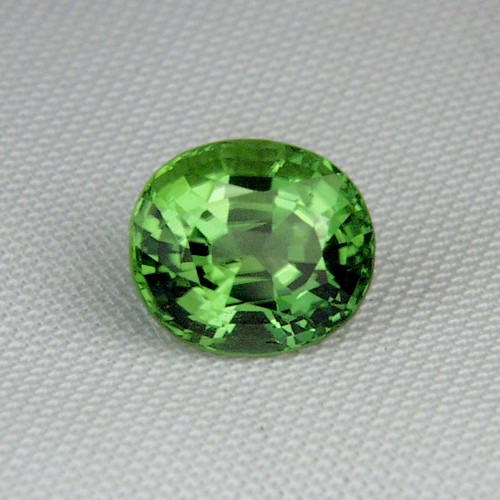 Fine Color Bright South East Asia Peridot 4.39 ct  Litnon.com