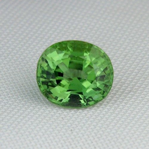 Fine Color Bright South East Asia Peridot 4.39 ct  Litnon.com