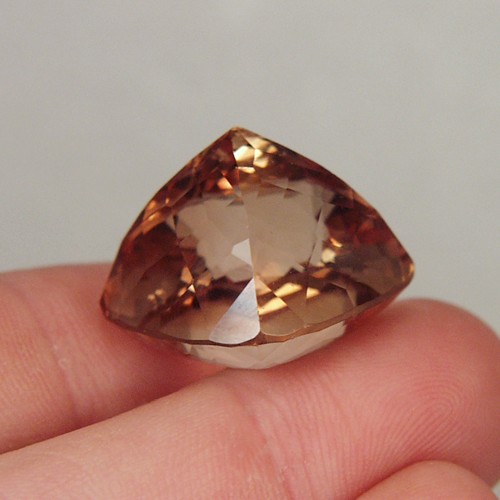 Color And Cut Huge Precious Topaz Pakistan 83.4 ct  Litnon.com
