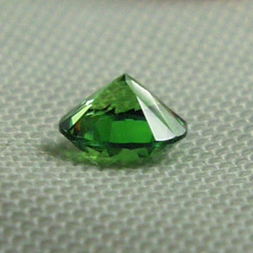 Rare Quality Fine color Natural Russian Demantoid Garnet  Litnon.com