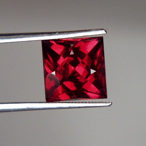 Top Cut Spectacular Tanga Rhodolite Garnet Tanzania  Litnon.com