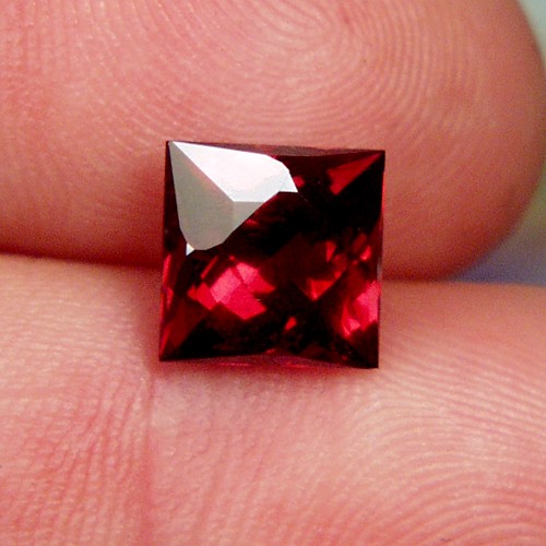 Top Cut Spectacular Tanga Rhodolite Garnet Tanzania  Litnon.com