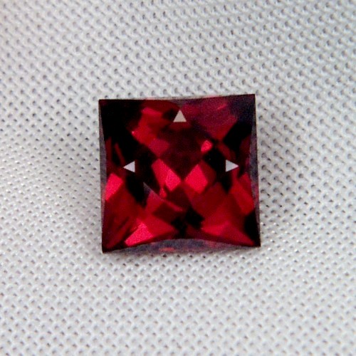 Top Cut Spectacular Tanga Rhodolite Garnet Tanzania  Litnon.com