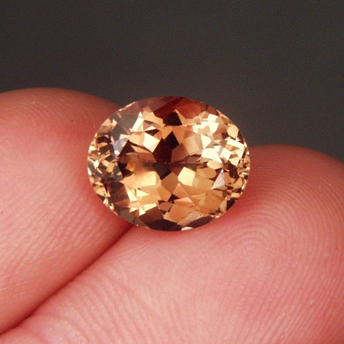 Rare Bright and Pretty Color South East Asia Topaz 5.89 ct  Litnon.com