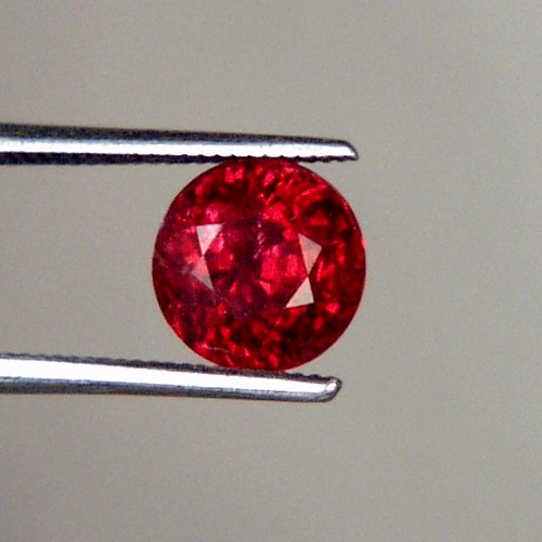 Special Red Color Bright South East Asia Spinel 1.61ct  Litnon.com