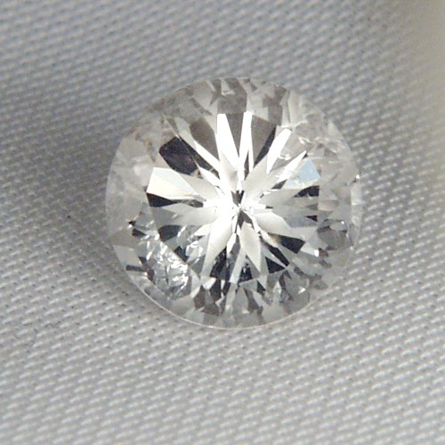 USA Flower Cut White Topaz Vietnam 5.05 ct  Litnon.com