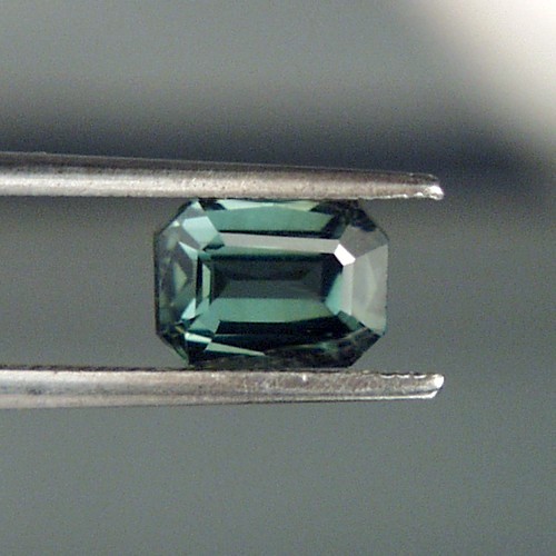 Top Cut and Color Green Sapphire Thailand 1.58ct  Litnon.com