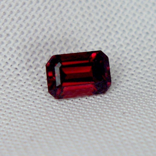 Fancy Cut Red Fire Crimson Color Umba River Garnet  Litnon.com