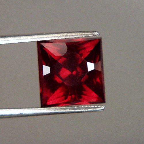 Top Cut Fine Color Rhodolite Garnet Tanzania  Litnon.com